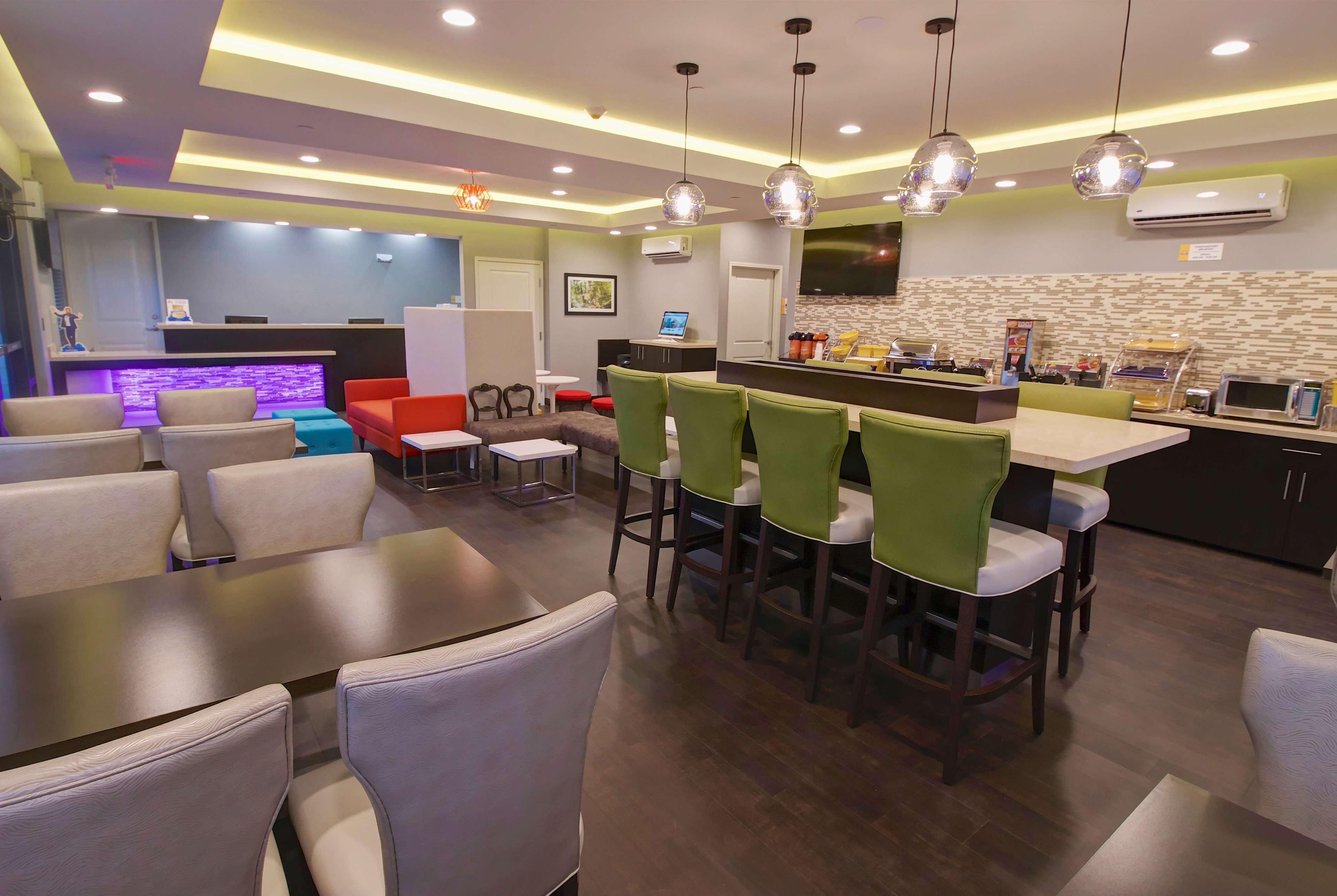 Days Inn & Suites By Wyndham Port Arthur Εξωτερικό φωτογραφία