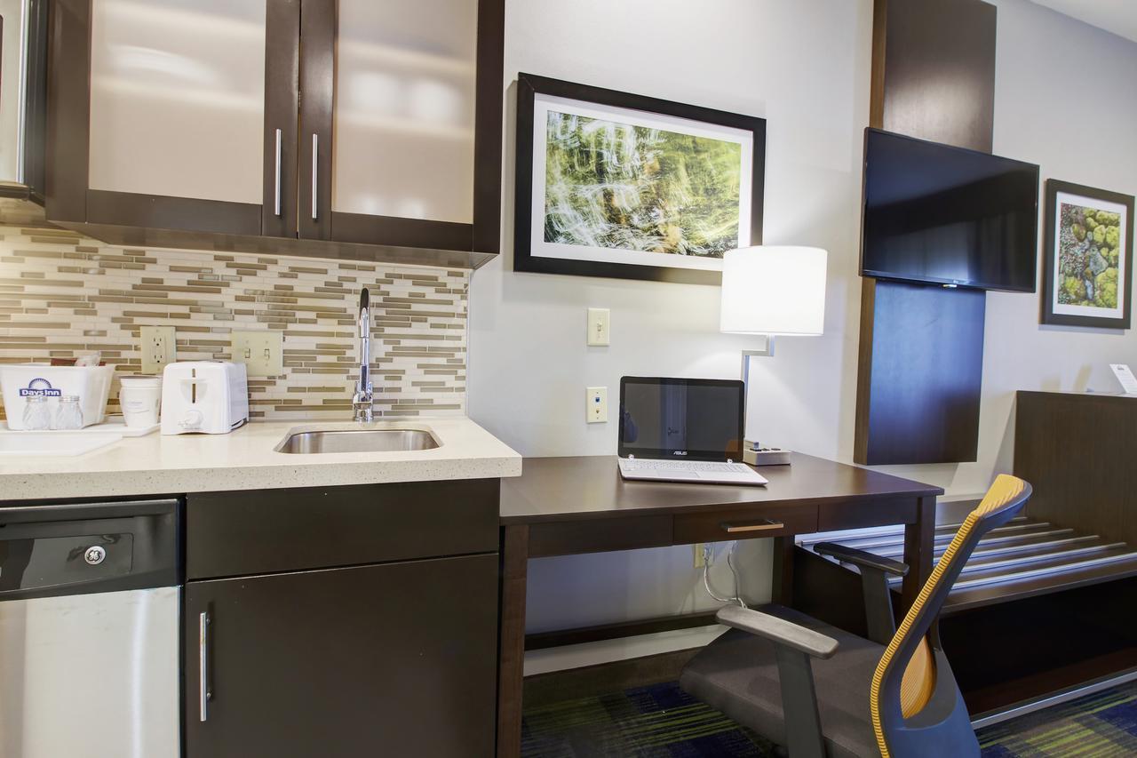 Days Inn & Suites By Wyndham Port Arthur Εξωτερικό φωτογραφία